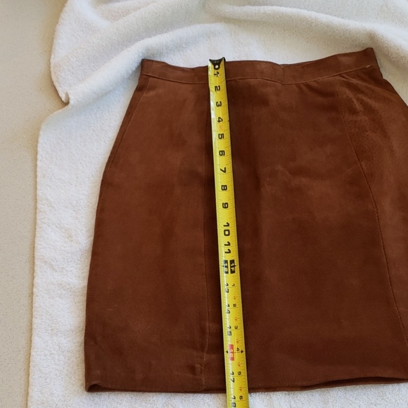 Cocoa colored suede skirt - Picture 5 of 5